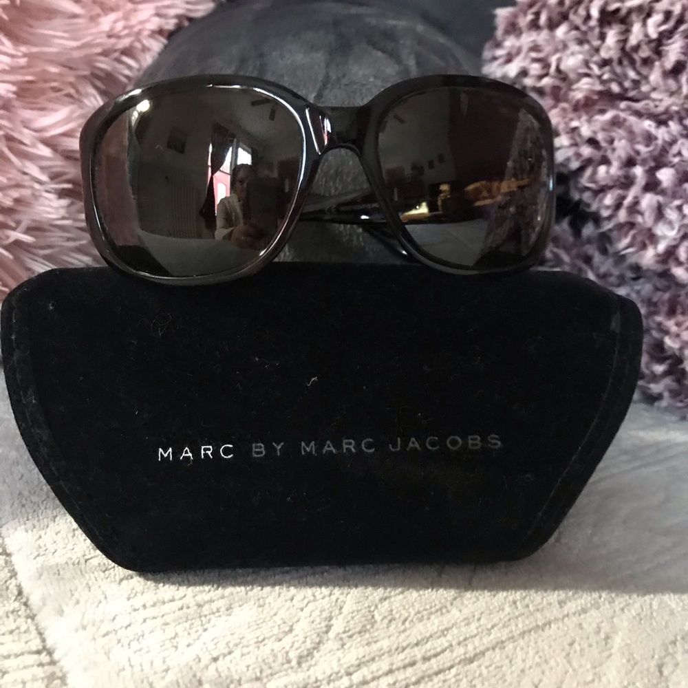 Marc by Marc Jacobs polarized sunglasses 🕶